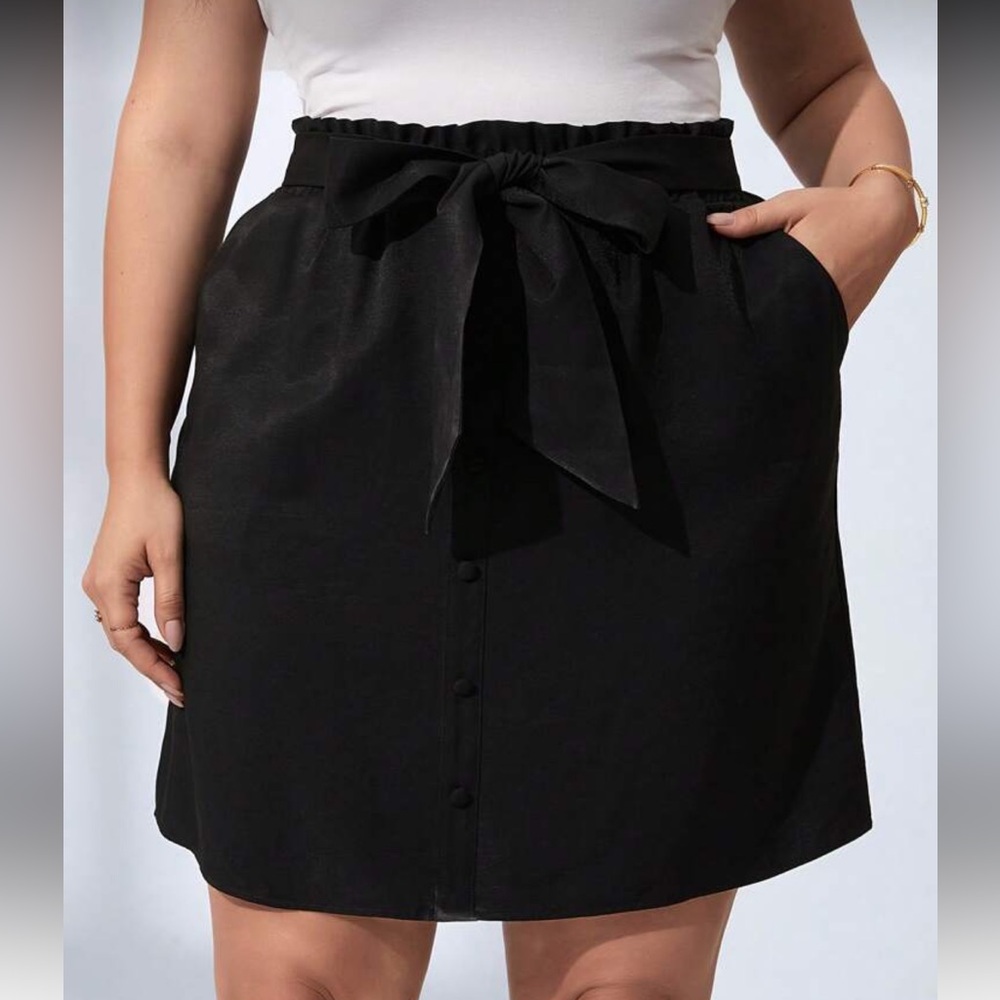 Emery Rose Black Paper-Bag Waist Mini Skirt - Plus‎ Size 1XL - NWT
